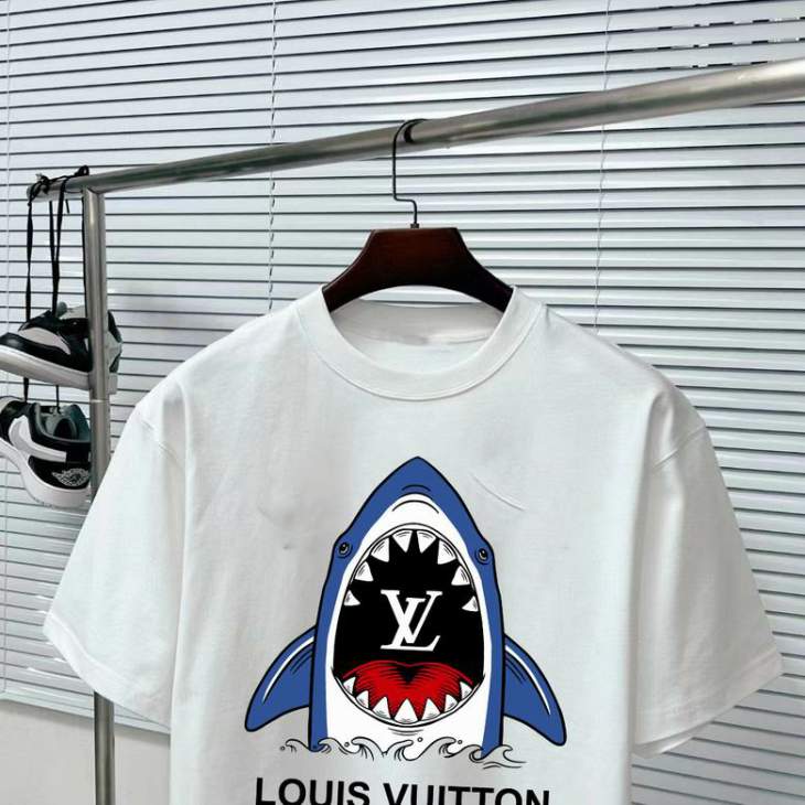 Picture of Louis Vuitton T Shirts Short _SKULVS-XXL11Ln1787167
